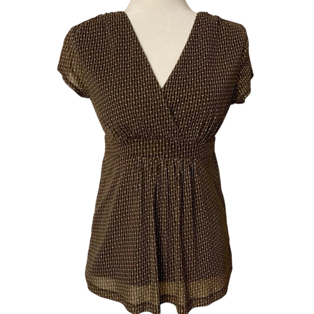 New York & Company Brown and White Patterned V-Neck Top - Size Medium!!
